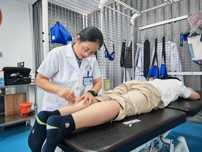 江苏人都不想看到她上班!