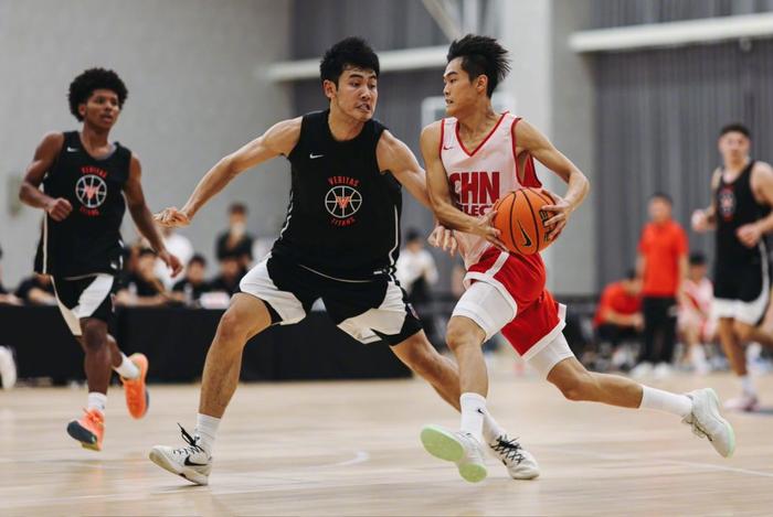 中国篮协U19特训队87-85险胜Veritas Academy,王洪泽彰华非合砍38分
