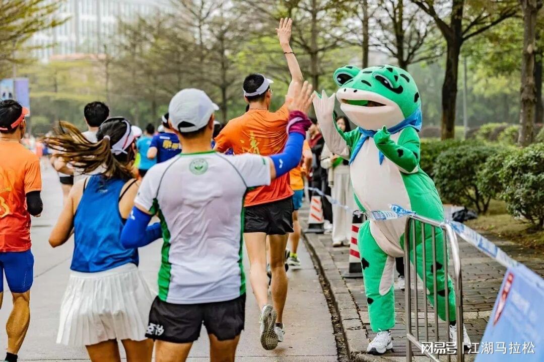 年年嚷嚷马拉松期间酒店涨价，为什么就管不住呢